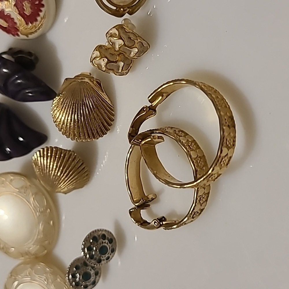 Set of 8 Clip on, and Pierced Earrings - Picture 8 of 14
